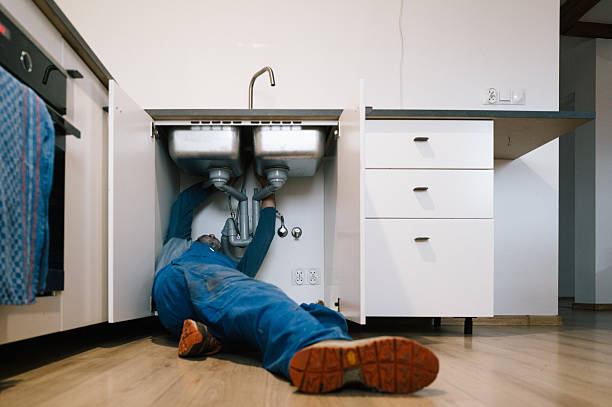 Professional Leak Detection technician working in Orosi, CA